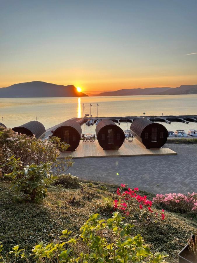 Smaken Av Ryfylke Event As Overnatting, Bygningen Drives Ikke Som Hotell Hjelmeland Екстер'єр фото