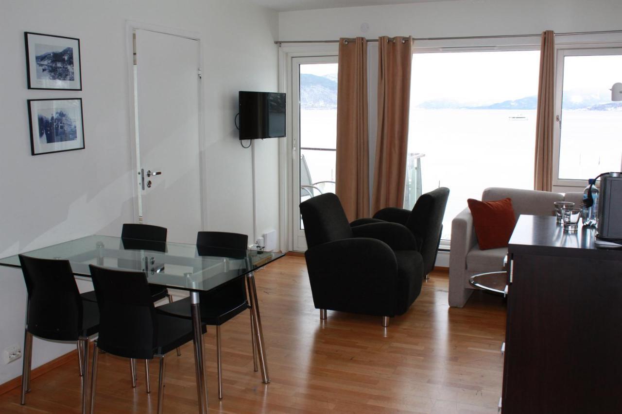 Smaken Av Ryfylke Event As Overnatting, Bygningen Drives Ikke Som Hotell Hjelmeland Екстер'єр фото
