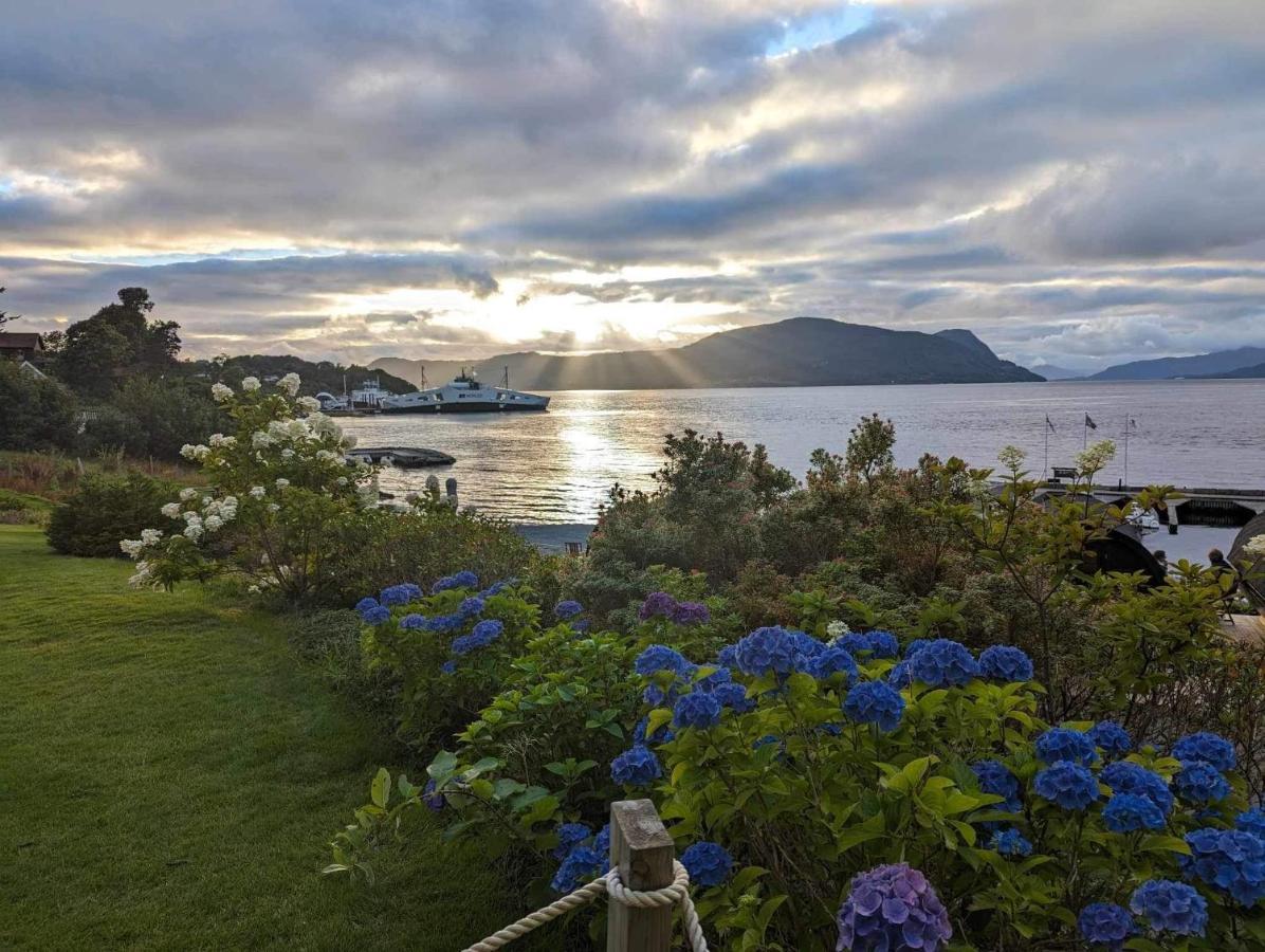 Smaken Av Ryfylke Event As Overnatting, Bygningen Drives Ikke Som Hotell Hjelmeland Екстер'єр фото